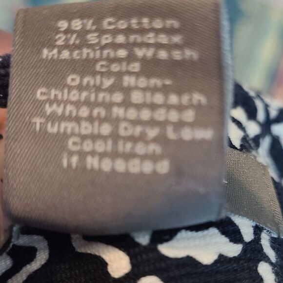 Ann Taylor Navy Geometric Patterend Skirt - Picture 7 of 7